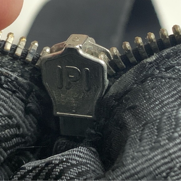 Prada Vitello Messenger Bag - Picture 10 of 15